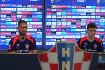 KONFERENCIJA ZA MEDIJE   Pjacu i Baturinu dočekalo pitanje koje zanima čitav HNL: ‘Nije ni mjesto, ni vrijeme‘