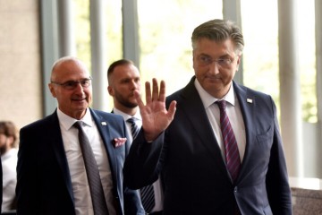 Plenković: “Plin neće poskupjeti 20 posto, već manje. Milanoviću ćemo poslati prijedlog o vojnom roku”