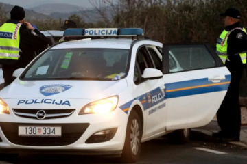 Krijumčar migranata pokušao pregaziti policajca u Istri, on ga upucao u noge, još dvoje uhitili