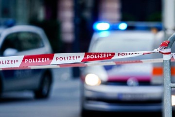 Pijani Hrvat nožem izrezao poznanika u Beču pa s krvavim nožem hodao po ulici