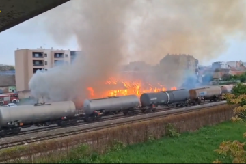 Veliki požar barake kod osječkog kolodvora: Vatrogasci spriječili širenje vatre