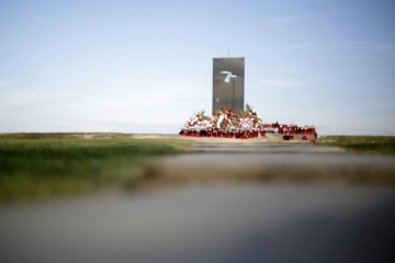 Na današnji dan, 29. prosinca 1998. godine, otkriven spomenik na Ovčari