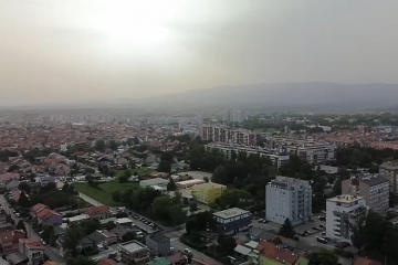 Saharski pijesak: Pogledajte kako je u petak izgledalo nebo iznad Zagreba, a danas se očekuje još gore stanje