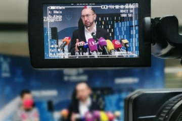 Tomašević: Smanjili smo kašnjenje u plaćanju školama