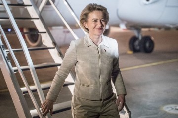 DRAMA U ZRAKU  Avionu Ursule von der Leyen tijekom leta blokiran GPS, sumnja pala na Rusiju