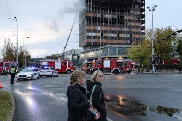 VJESNIK U PLAMENU 'Vatrogasci su se sjurili na vrh, počeli gasiti, no u tom su trenutku vidjeli da gori i ispod njih'
