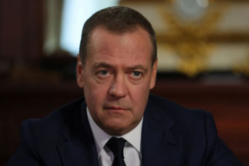 Medvedev: Svijet je na rubu opasne eskalacije, Rusija ne želi globalni sukob