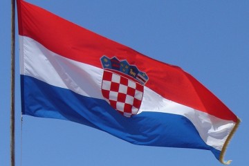 U Slavonskom Brodu zapalila hrvatsku zastavu: S njom bilo i dvoje maloljetnika