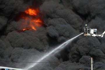 Požar lokaliziran, upozorenja i dalje vrijeme: "Zatvarajte prozore, smanjite boravak na otvorenom"