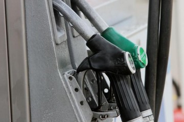 Benzin jeftiniji, dizelska goriva skuplja