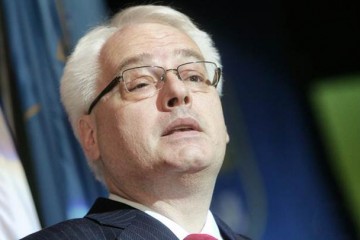 Josipović promaknuo 38 pripadnika Oružanih snaga