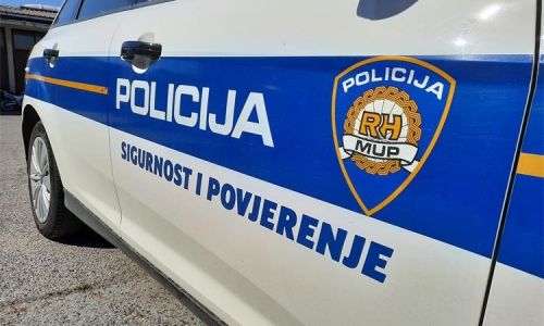 Dojava o bombama u pulskim školama: Policija na terenu, u tijeku pregledi i istraga