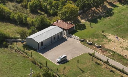 MEDIJSKA HAJKA PUKLA: THOMPSON UZVRAĆA – “ISTINA JE DRUGAČIJA!