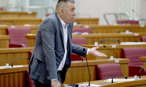 Mlinarić: ‘Koja je razlika između države koja legalno ubija i četnika koji je ubio nerođeno dijete Ružice Markobašić?’